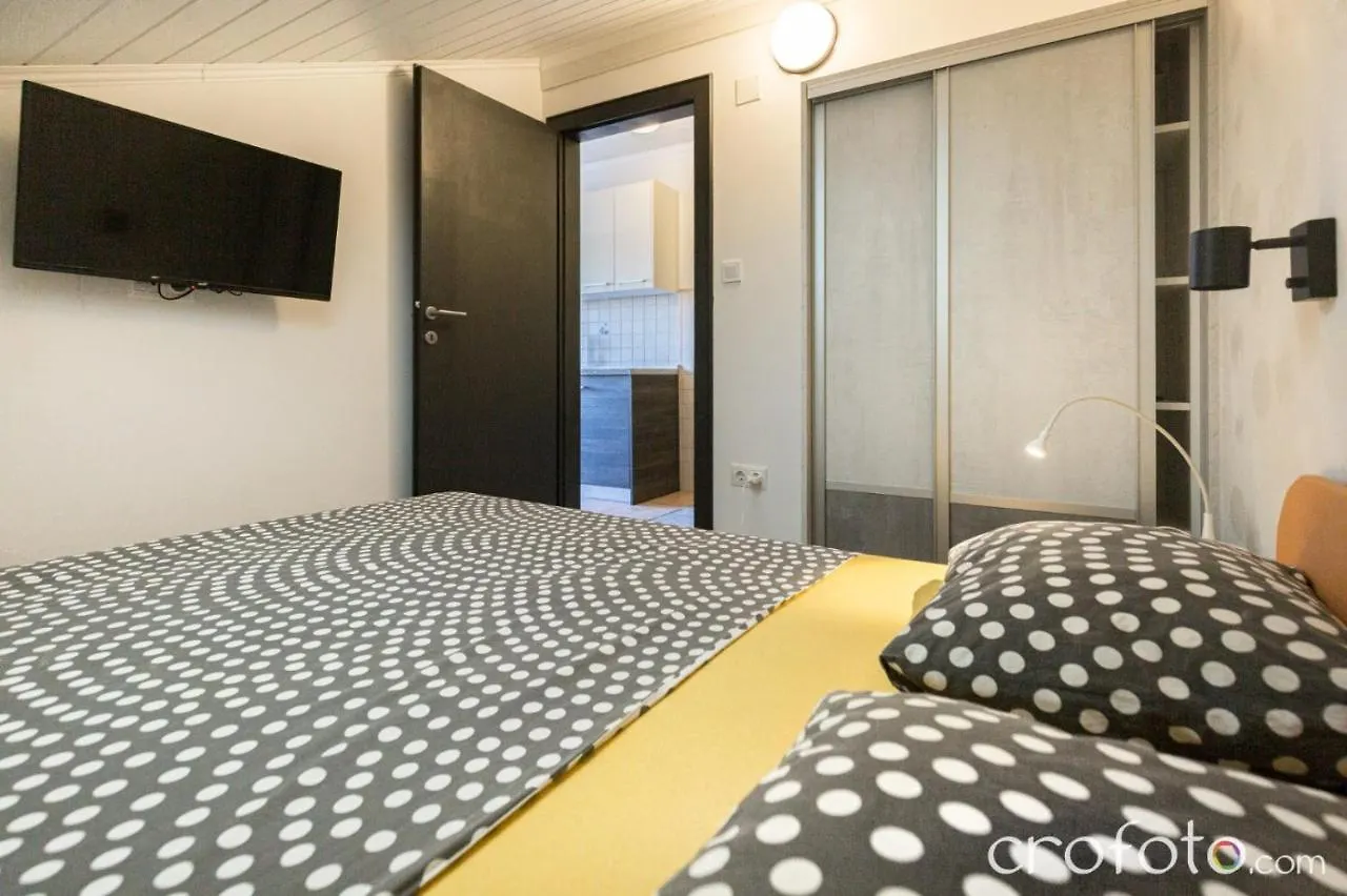 Apartments & Rooms Laganini Zaton  Croatia