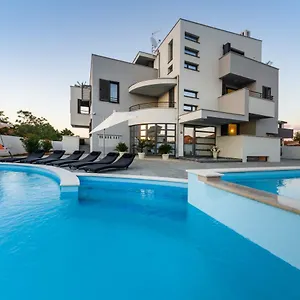 Menalo Apartment